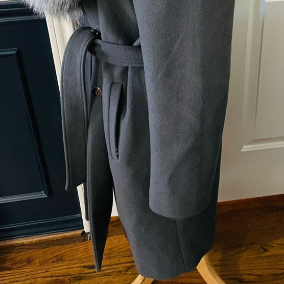 Elie Tahari Women's Sasha Wool Wrap Coat with Real Fur Collar like new Xlarge - Picture 9 of 16